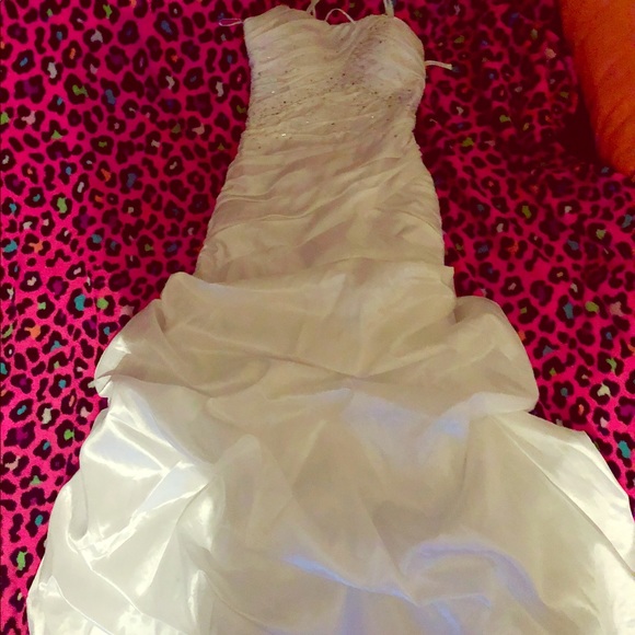 jcpenney Dresses & Skirts - Selling a mermaid style wedding gown needs to go